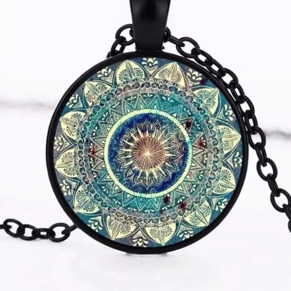 Boutique Other - *NEW Silver Plated Vintage Mandala Lotus Necklace